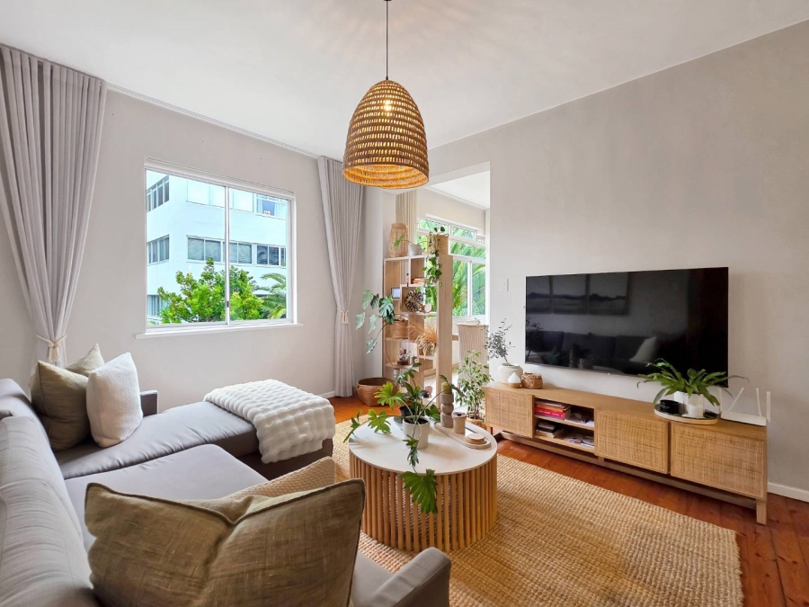 To Let 2 Bedroom Property for Rent in Green Point Western Cape